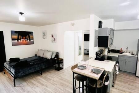 Northeast Miami Apartment | Cozy xxl studio FREE Parking