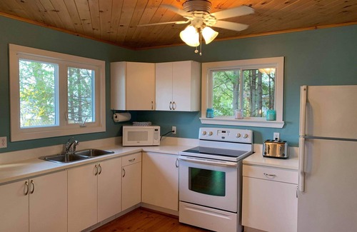 Lanark Highlands Cottage | Cozy year round cottage on beautiful Dalhousie Lake!