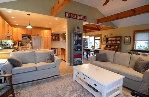 East Haven House | Cozy, year round beachside cottage just steps to the water