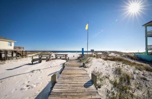Gulf Shores House | CozyCoastalRetreat - Steps2Beach - RoomyEscape