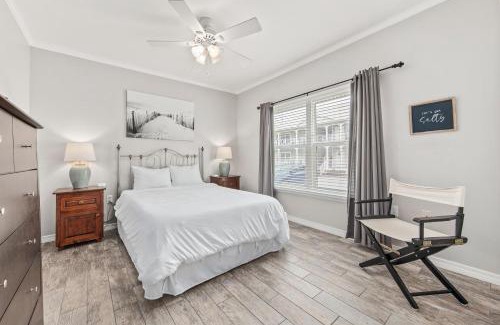 Gulf Shores House | CozyCoastalRetreat - Steps2Beach - RoomyEscape