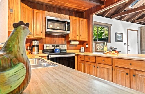 Cazadero Cabin | CozyCreekCabin~Tranquil and Calm Creekside Cabin Ocean&Wineries/WiFi/Pup/HtTb