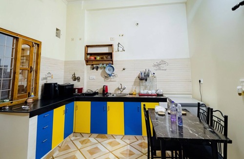 Bullawala House | Cozyflix Cottage 2BR- FF in Dehradun by Homeyhuts