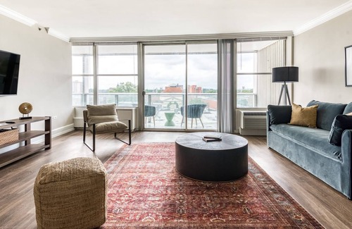 Old Louisville Apartment | CozySuites 800 Tower 2BR w/sky pool, gym! 26