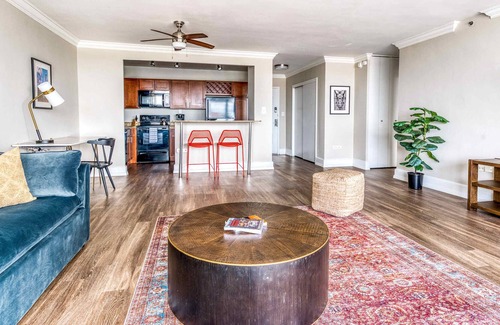 Old Louisville Apartment | CozySuites 800 Tower 2BR w/sky pool, gym! 26