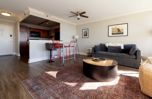 Old Louisville Apartment | CozySuites 800 Tower 2BR w/sky pool, gym! 32
