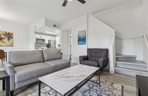 Chandler Apartment | CozySuites Chandler 2BR with 2 pools + Jacuzzi! 13