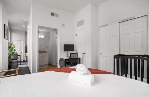 Cultural District Apartment | CozySuites Charming 1BR in Downtown Pitts #10