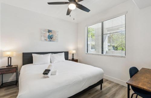 Glendale Sports and Entertainment District Apartment | CozySuites in Glendale - Westgate with pool 11