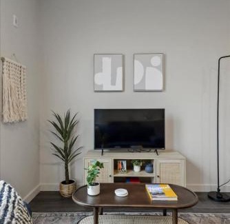 Lower Lawrenceville Apartment | CozySuites Modern SDO, Lawrenceville