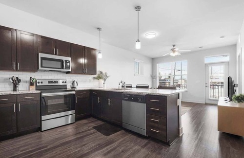 Indianapolis Apartment | CozySuites Modern 2BR, Nora Indianapolis #9