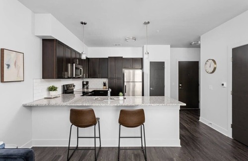 Indianapolis Apartment | CozySuites Nora 2BR near Fashion Mall
