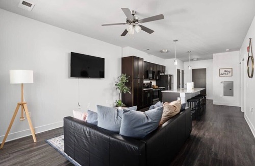Indianapolis Apartment | Cozysuites Spacious 2BR next to Whole Foods
