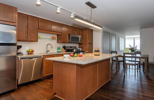 Downtown Dallas Apartment | CozySuites | TWO Classy 2BR Condo on Elm St.