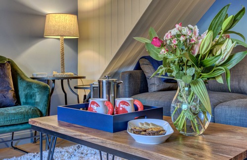Sandsend Cottage | CRAB COTTAGE, pet friendly, character holiday cottage in Sandsend