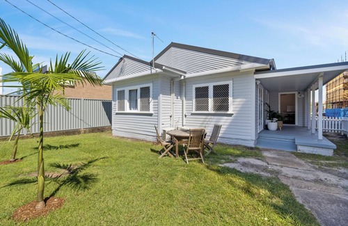 Coffs Harbour Apartment | Crackers, 1 Bedroom Apt, Pet Friendly, Great Location