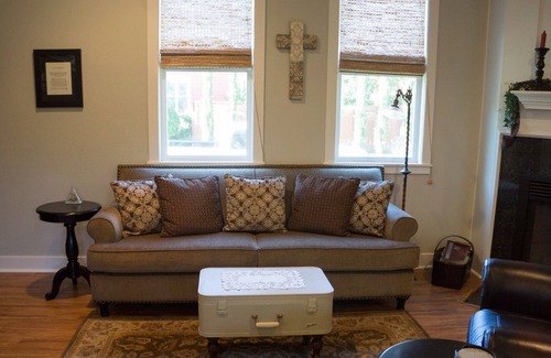Chico House | Craftsman Style 4 bedroom 3 bath House