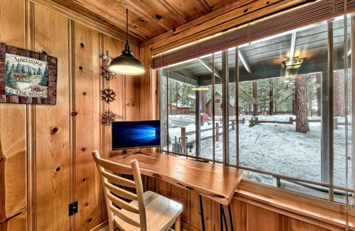 Bijou Pines Cabin | Craig's Cozy Cabin - Ski Lease, Hot Tub, Walk to Lake, Dining, 30-90 days