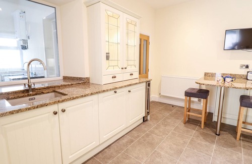 Betws-Y-Coed House | CRAIGSIDE, pet friendly, character holiday cottage in Betws-Y-Coed