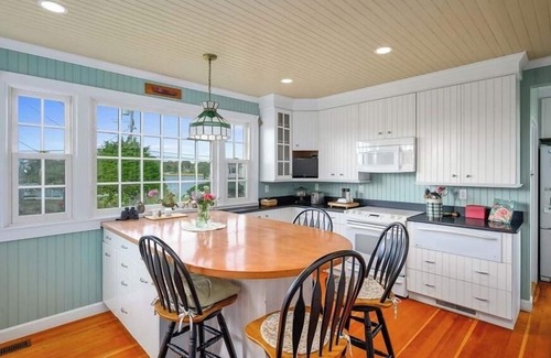 Centerville House | Craigville Long Beach Beachfront rental home. Steps to private beach. RPMS029
