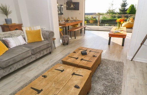 Constantine House | CRAYBOURNE, family friendly, luxury holiday cottage in Constantine