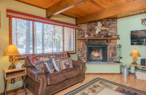 Sugarloaf House | Crazy Bear Cabin - Just a short walk to the National Forest hiking trails. Fenced Yard!
