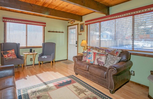 Sugarloaf House | Crazy Bear Cabin - Just a short walk to the National Forest hiking trails. Fenced Yard!
