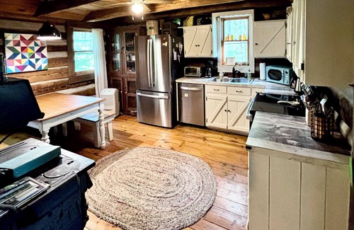 Elkin Cabin | Creek front family friendly rustic log cabin in the heart of NC wine country