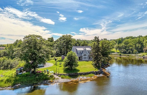 Lunenburg House | Creek House| Oceanfront Home in Second Peninsula