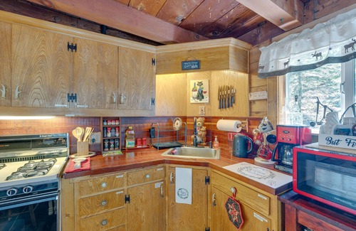 Camp Connell Cabin | Creekside Cabin By Calaveras Big Trees State Park
