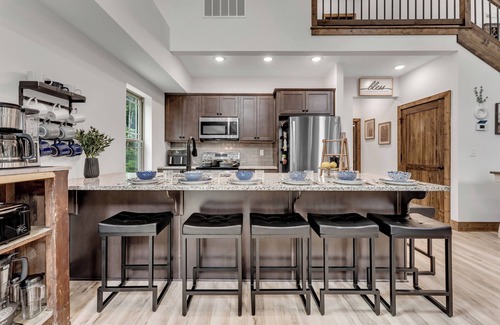 Ponce De Leon Cabin | Creekside Cabin/Tall Timbers Camp/Close To Branson, SDC, Lakes, In/Out Pool