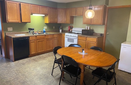 Addison House | Creekside Escape