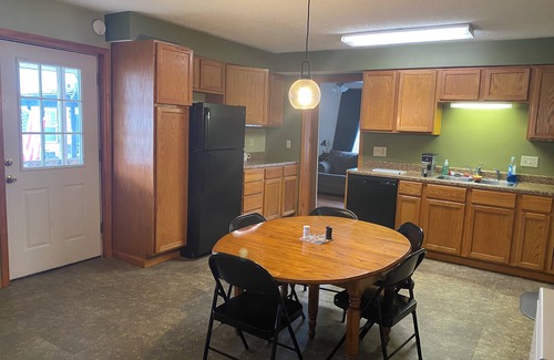 Addison House | Creekside Escape