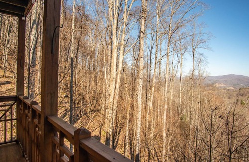 Mountain Air Villa | Creekside Mountain Retreat- Club Access