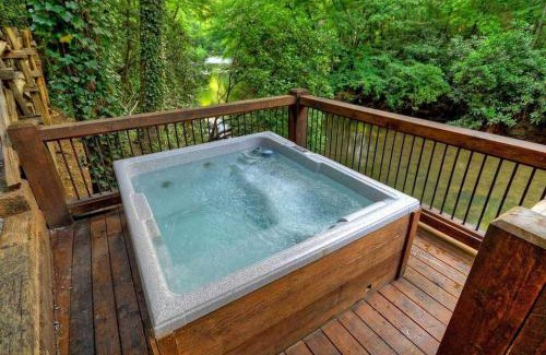 Cashes Valley House | Creekside R&R