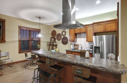 Visalia House | Creekside Ranch, a Farm Experience near Sequoia NP