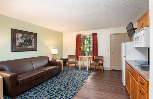 Gatlinburg - Pigeon Forge Hotel | Creekstone Inn