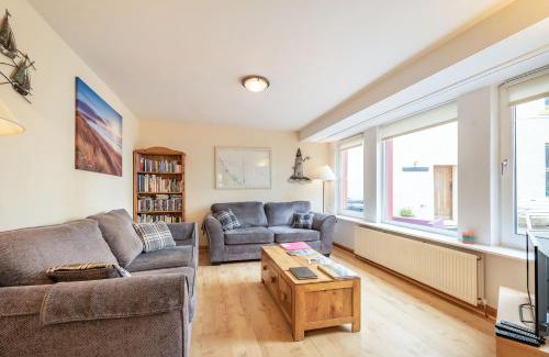 Eyemouth House | Creel Cottage