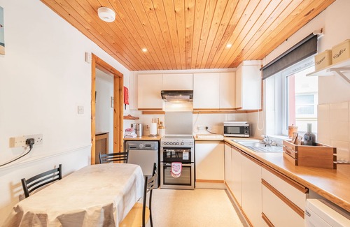 Eyemouth Cottage | CREEL COTTAGE, pet friendly, character holiday cottage in Eyemouth
