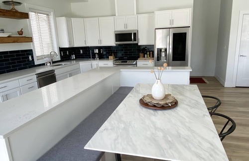 Quincy House | Crescent Bar 4bed/3bath New Construction! Riverfront gated community