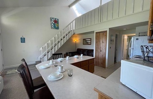 Quincy Condo | Crescent Bar Unit 102