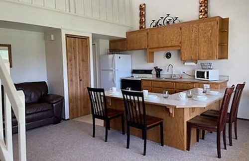 Quincy Condo | Crescent Bar Unit 102