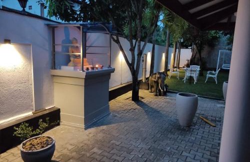 Wanchawala Villa | Crescent Villa