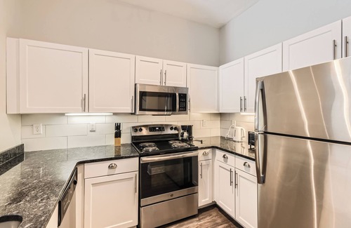 Old Fourth Ward Apartment | Crest at Midtown 4603 l 1 Bedroom 1 Bathroom