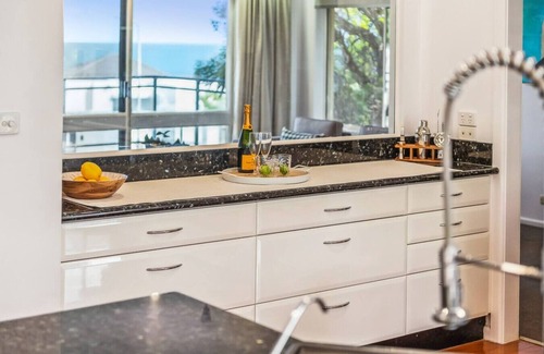 Mornington Peninsula House | Crest of a Wave - Olivers Hill