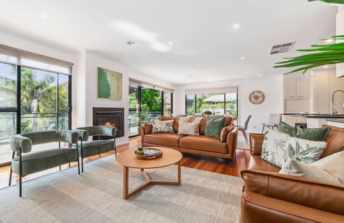 Mornington Peninsula House | Crest of a Wave - Olivers Hill