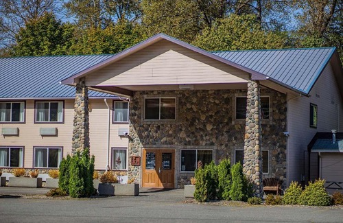 Packwood Hotel | Crest Trail Lodge