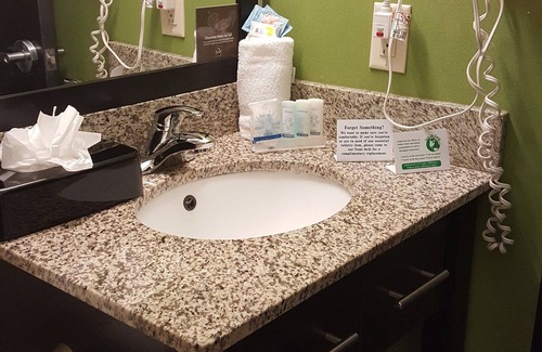 Queens Hotel | Cresthaven Inn JFK