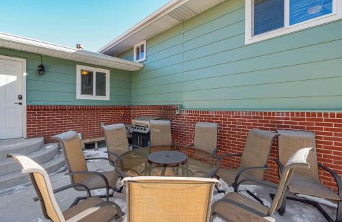 Central Colorado Springs House | Crestpoint Court Family Multi-Level Near UCCS & BBQ