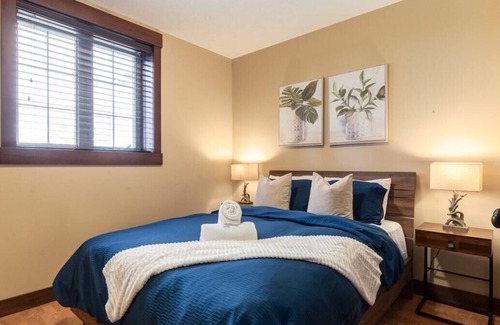 Calgary Apartment | "Crestridge" 2bdrm lower suite w/pool table!